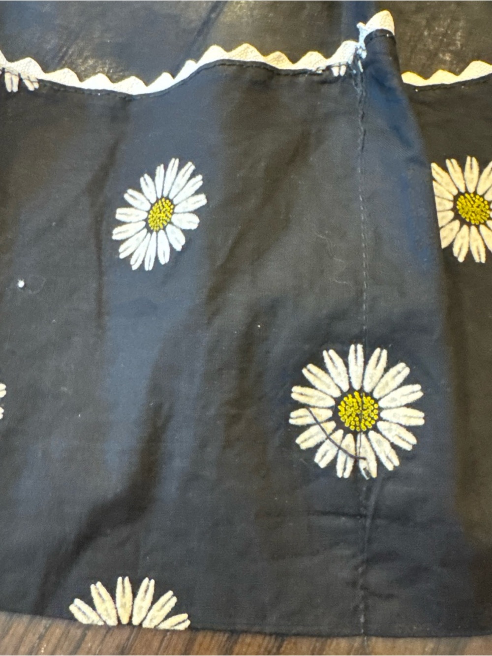 Vintage Gingham Girl Half Apron Black Daisy Ric Rac Pockets Retro - Picture 2 of 6